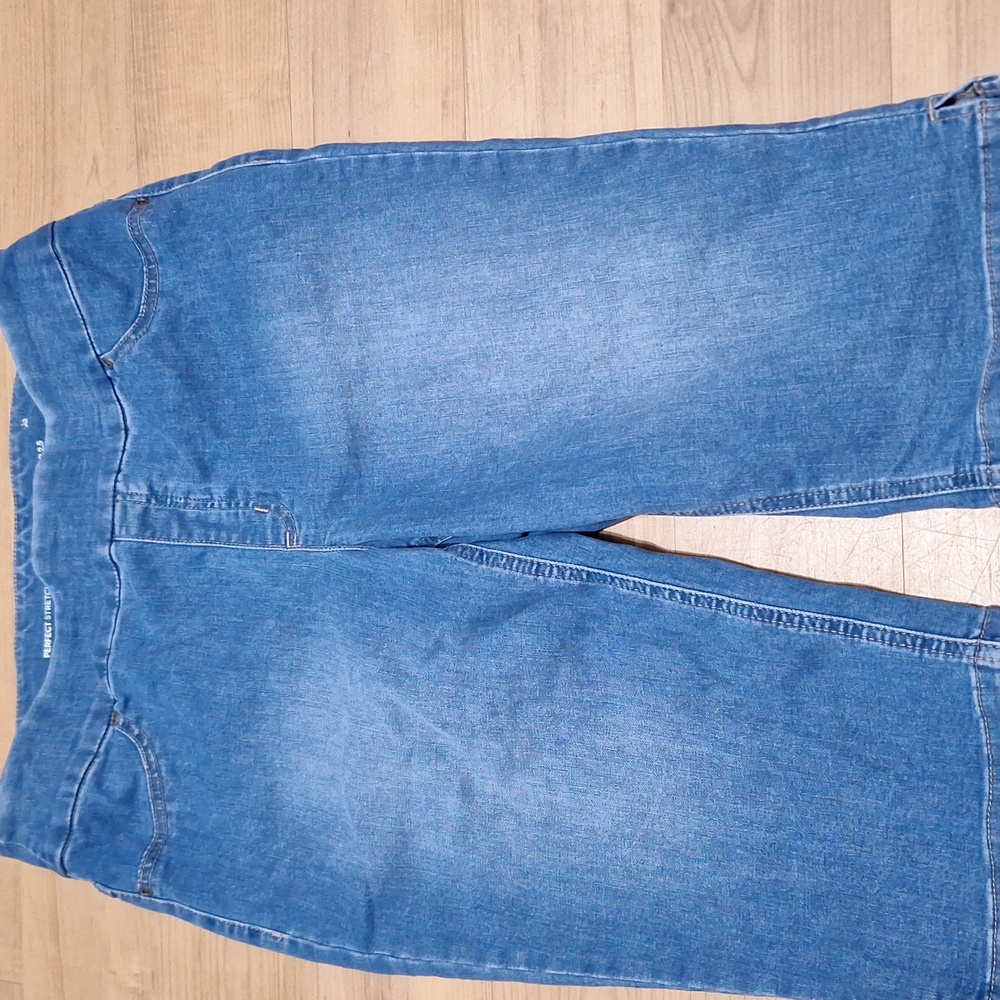 Chico's Perfect Syretch Soft Jegging Pedal Pushers 2.5 12 Medium Wash